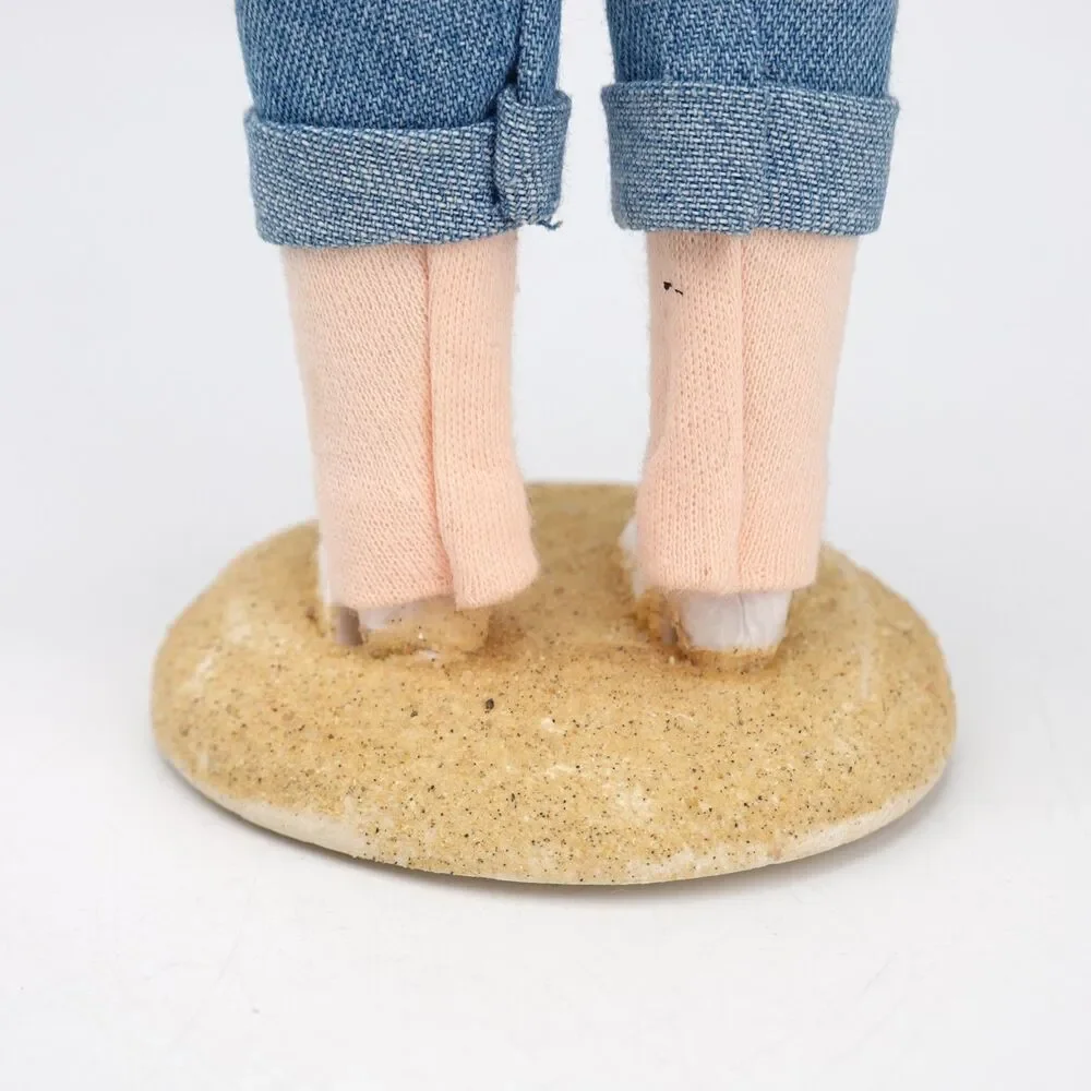 RARE Byers Choice 2008 Outer Banks Seashore Beach Girl w/ Popcorn & Popsicle